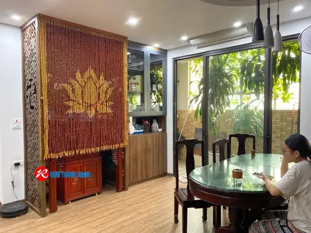 Rèm Che Bàn Thờ Treo Tường: Hướng Dẫn Toàn Diện Cho Chung Cư Hà Nội
