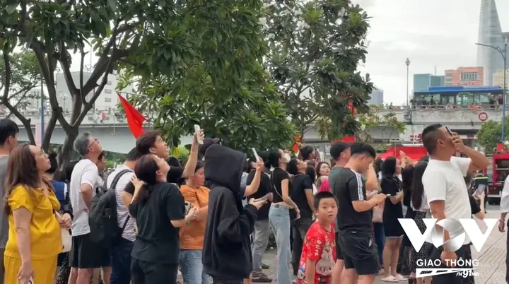 Cháy Chung Cư Bến Vân Đồn: Bài Học Về An Toàn Sinh Sống Đô Thị