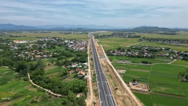 Cháy Chung Cư Bến Vân Đồn: Bài Học Về An Toàn Sinh Sống Đô Thị