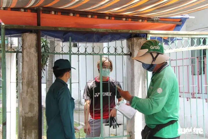 Đánh Giá Chung Cư Hòa Bình Quận 10: Tổng Quan & Trải Nghiệm Thực Tế