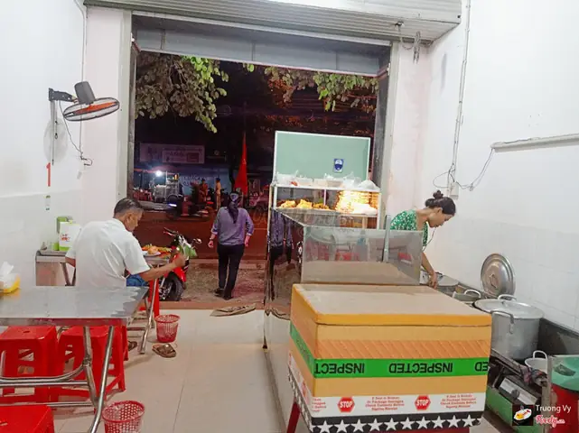 Đánh Giá Quán Ăn Bún Bò Út Vân: Trải Nghiệm Ẩm Thực Giữa Lòng Chung Cư