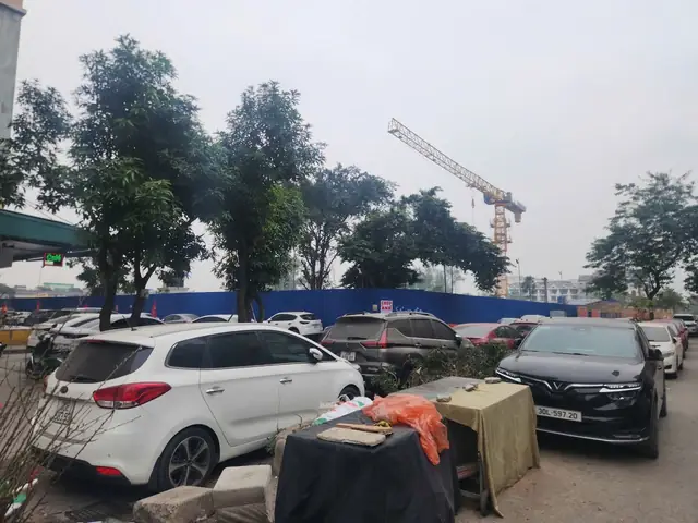 Chung Cư Kim Văn Kim Lũ: Đánh Giá Toàn Diện Về Vấn Đề Lấn Chiếm Vỉa Hè Và Giải Pháp Chung Cư Kim Văn Kim Lũ: Đánh Giá Toàn Diện Về Vấn Đề Lấn Chiếm Vỉa Hè Và Giải Pháp