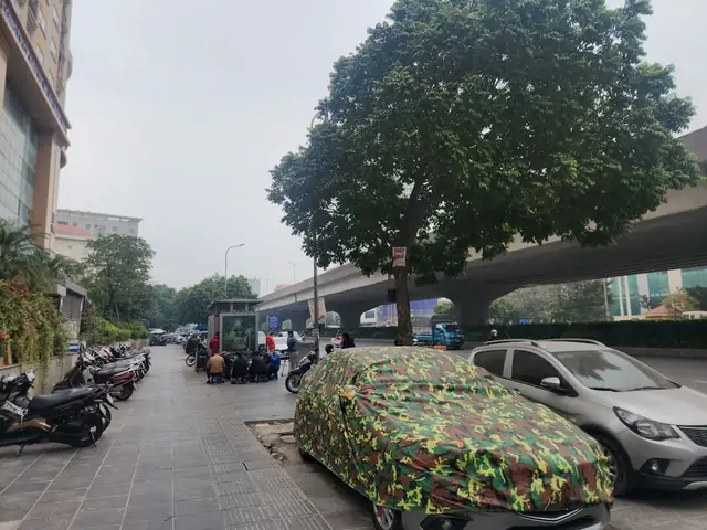 Chung Cư Kim Văn Kim Lũ: Đánh Giá Toàn Diện Về Vấn Đề Lấn Chiếm Vỉa Hè Và Giải Pháp Chung Cư Kim Văn Kim Lũ: Đánh Giá Toàn Diện Về Vấn Đề Lấn Chiếm Vỉa Hè Và Giải Pháp