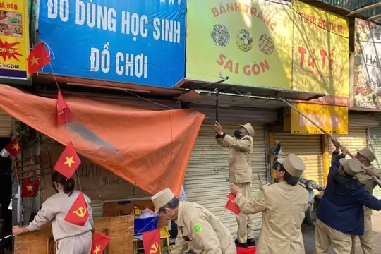 Chung Cư Kim Văn Kim Lũ: Đánh Giá Toàn Diện Về Vấn Đề Lấn Chiếm Vỉa Hè Và Giải Pháp Chung Cư Kim Văn Kim Lũ: Đánh Giá Toàn Diện Về Vấn Đề Lấn Chiếm Vỉa Hè Và Giải Pháp
