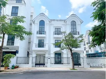 Đánh Giá Chung Cư Mini Nguyễn Khang: Phù Hợp Cho Thuê Dài Hạn?