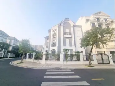 Đánh Giá Chung Cư Mini Nguyễn Khang: Phù Hợp Cho Thuê Dài Hạn?