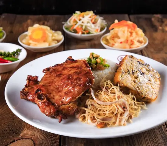 Đánh Giá Chi Tiết Chung Cư 35 Nguyễn Văn Tráng: Điểm Đến Văn Hóa Và Giải Trí Độc Đáo Giữa Lòng Quận 1