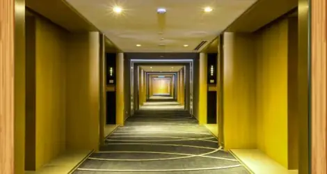Hành Lang Chung Cư: Quy Định Chiều Rộng, Camera An Ninh Và Xử Phạt Lấn Chiếm