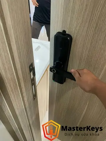 Đánh Giá Chi Tiết Dịch Vụ Thay Ổ Khóa Cửa Chung Cư: So Sánh Giải Pháp & Lựa Chọn Thông Minh Đánh Giá Chi Tiết Dịch Vụ Thay Ổ Khóa Cửa Chung Cư: So Sánh Giải Pháp & Lựa Chọn Thông Minh