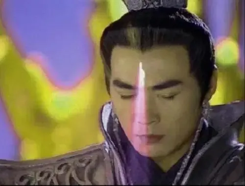 Thần Nhãn Trên Trán Nhị Lang Thần Là Một Loại Âm Dương Nhãn, Vừa Có Thể Làm Vũ Khí Khi Chiến Đấu, Lại Vừa Có Công Dụng Như Gương Chiếu Yêu Của Lý Thiên Vương.