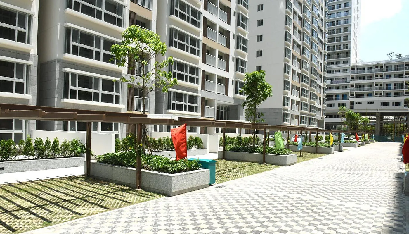 Hồ bơi đẳng cấp trong khu tiện ích của Scenic Valley 1