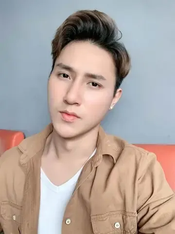 Khoa Vương là ai? Phán clip nóng và lời đáp trả từ TikToker triệu view
