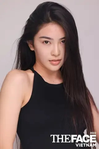 Hình ảnh đời thường của Linh Trương, thể hiện phong cách sống sang chảnh.