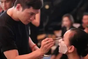 TÃ­nh CÃ¡ch Cá»§a ChuyÃªn ViÃªn Trang Äiá»ƒm Nam Trung