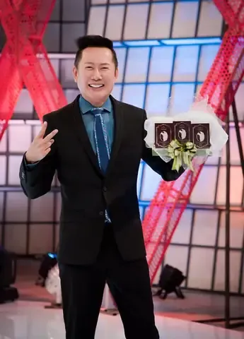 Tiểu sử Ông Nawat
