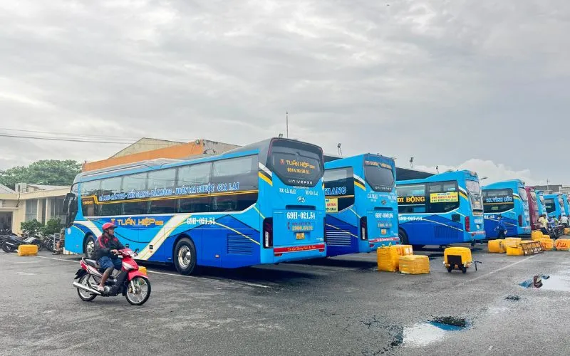 Ngoài vận tải hành khách, Tuấn Hiệp còn nhận chuyển hàng hóa liên tỉnh