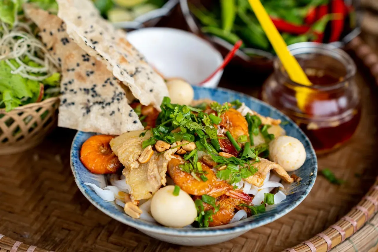 quãng nam cách đà nẵng bao nhiêu km
