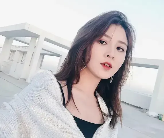 Ribi Sachi là ai? Đặc điểm và sự nghiệp của nữ diễn viên FAPtv