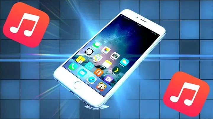 Cảnh sát phong tỏa và khám nghiệm khu vực phát hiện thi thể nạn nhân