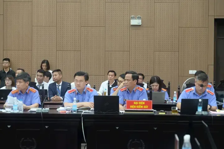 Thẩm Phán Vũ Quang Huy là Ai