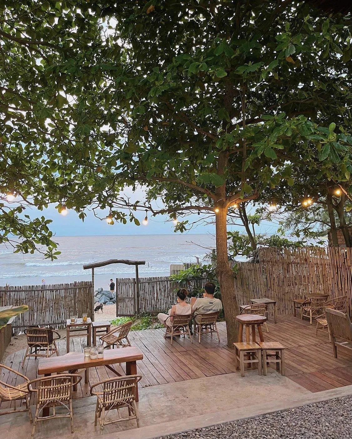 Toàn cảnh Mơ Hoàng Cafe Phan Thiết vào buổi chiều tà gần Mũi Né