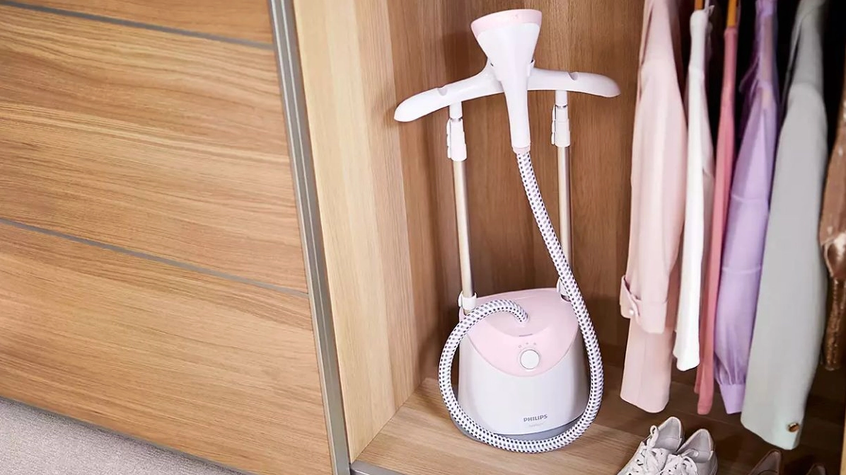 Đa dạng mẫu mã bàn ủi hơi nước đứng