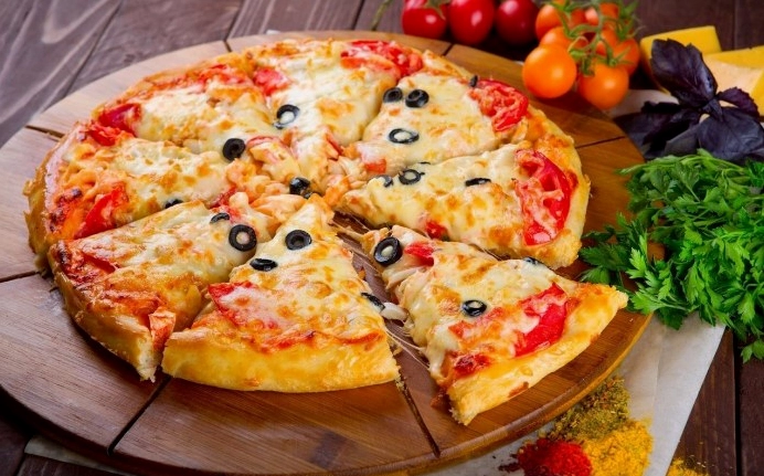 Bánh pizza truyền thống của Ý