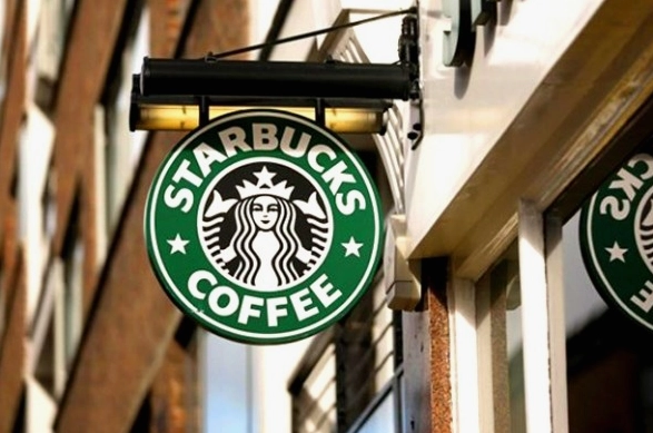 Starbucks của nước nào? Hé lộ nguồn gốc thương hiệu cà phê toàn cầu Biển hiệu Starbucks nổi tiếng thế giới