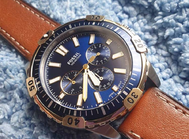 Các mẫu đồng hồ Fossil đa dạng về thiết kế và chức năng