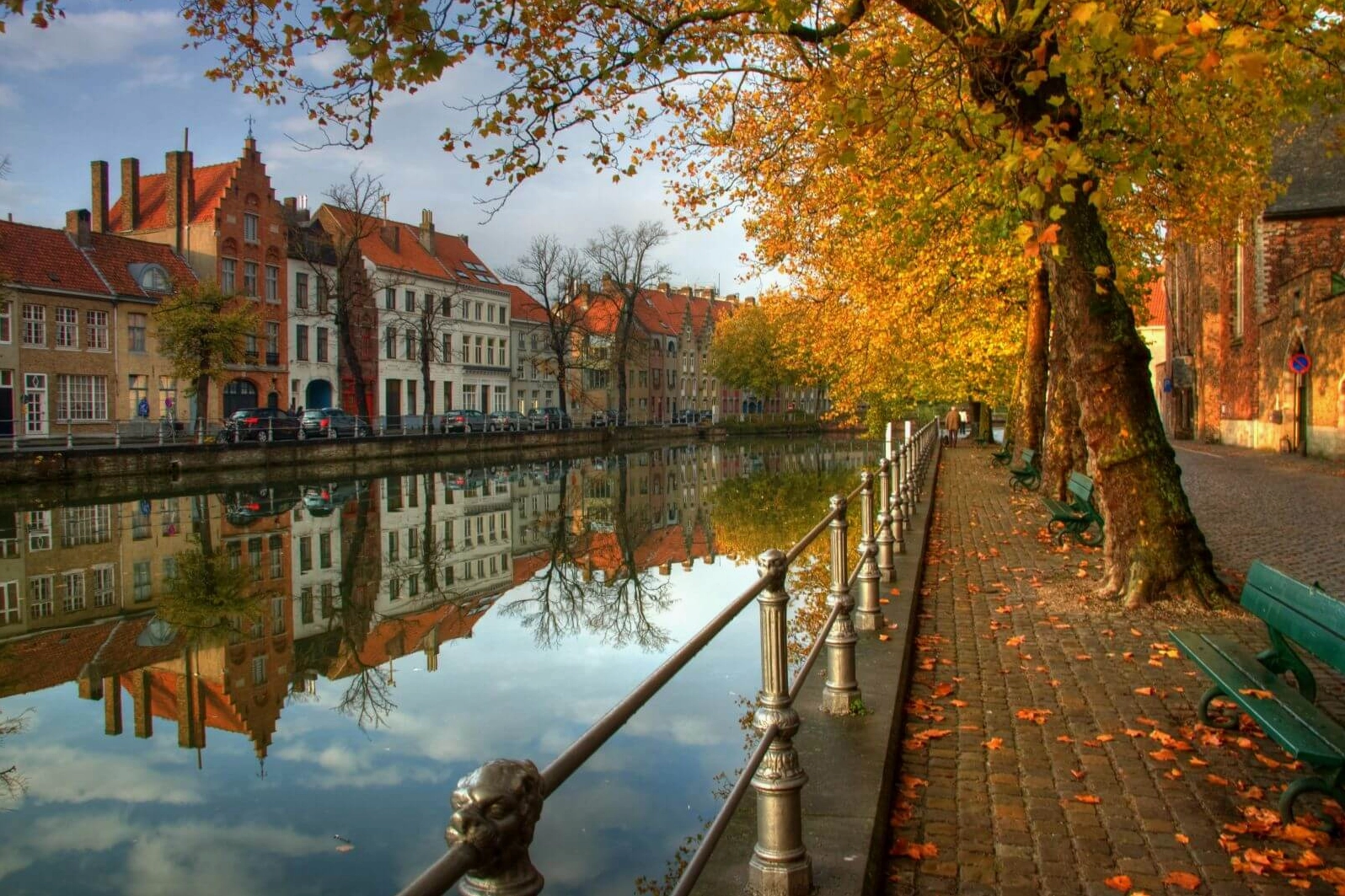Cảnh quan kênh đào ở Bruges, Bỉ