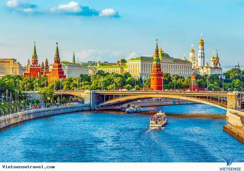 Moscow Là Thủ Đô Nước Nào? Khám Phá Trái Tim Nước Nga Hiện Đại Cảnh quan Moscow nhìn từ trên cao
