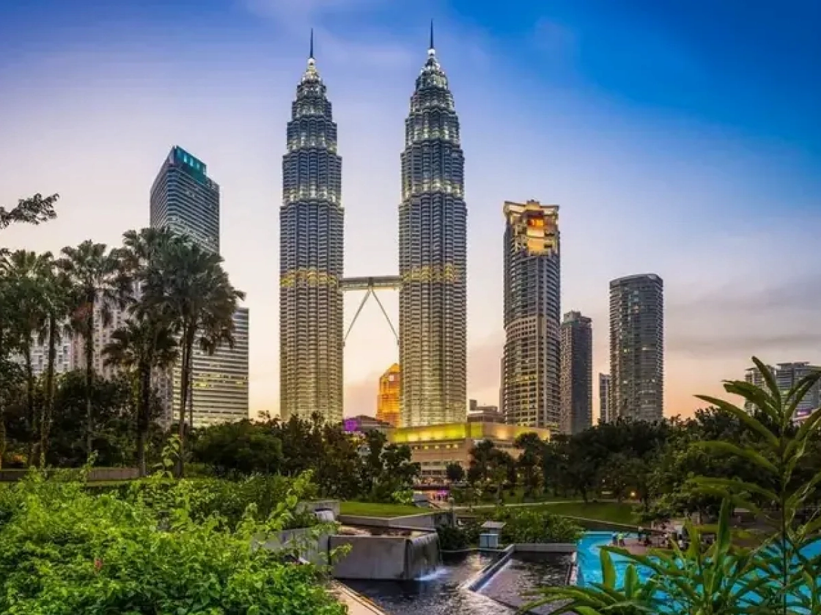 Kuala Lumpur Ở Nước Nào? Khám Phá Thủ Đô Hiện Đại Malaysia 2026 Cảnh quan đô thị hiện đại của Kuala Lumpur