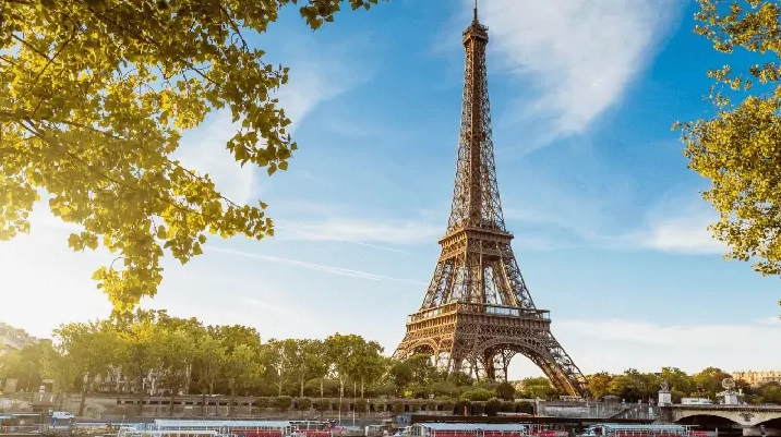 Paris: Thủ đô nước nào? Khám phá bí ẩn kinh đô ánh sáng Cảnh quan thành phố Paris về đêm