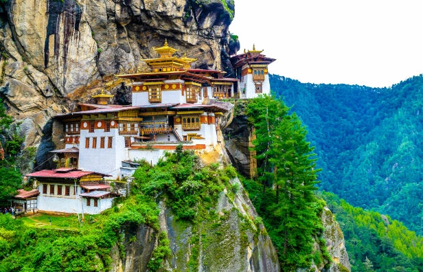 Bhutan là nước nào? Khám phá Vương quốc Hạnh phúc Cảnh quan thiên nhiên hùng vĩ của Bhutan