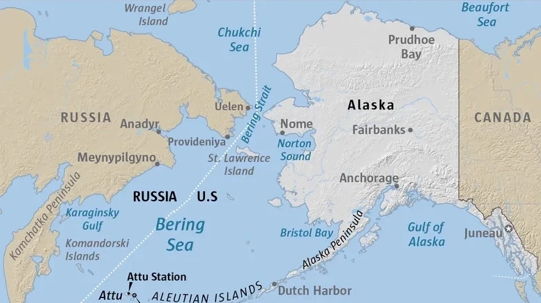 Cảnh tượng mặt trời lúc nửa đêm ở Alaska