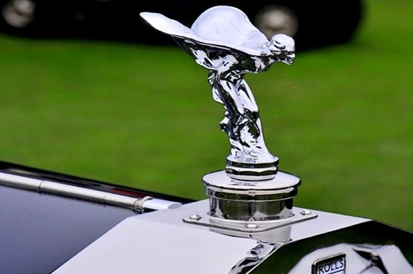 Rolls-Royce của nước nào? Lịch sử và Hành trình chinh phục thế giới Chi tiết nội thất sang trọng của Rolls-Royce