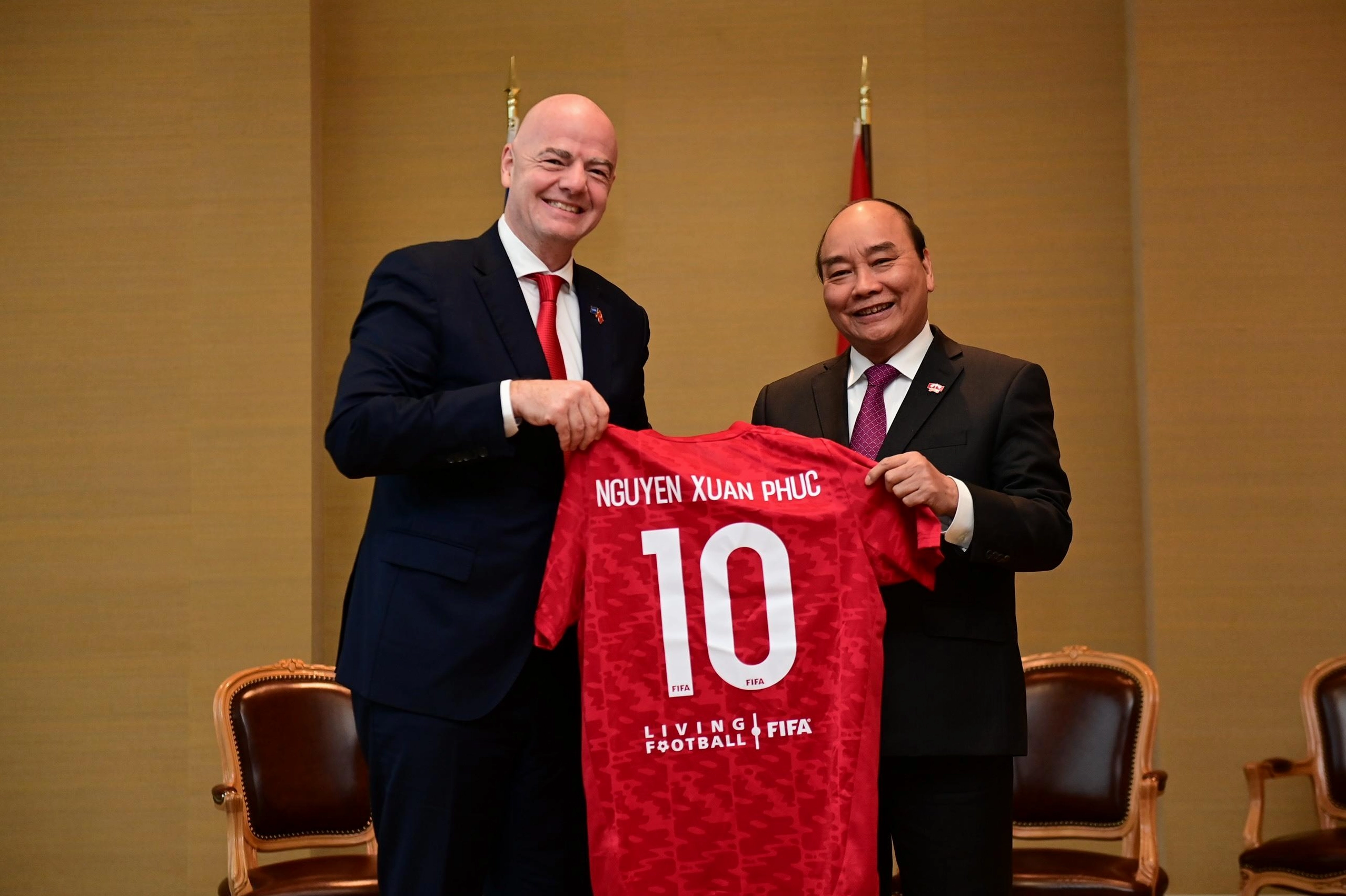 Chủ tịch FIFA là người nước nào? Tiểu sử Gianni Infantino Chủ tịch nước Việt Nam và Chủ tịch FIFA