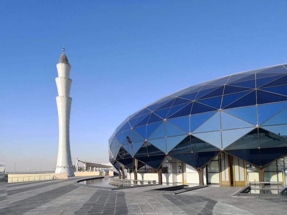 Sân bay Doha ở nước nào? Thông tin chi tiết & kinh nghiệm 2026 Cổng lên máy bay tại Sân bay Doha