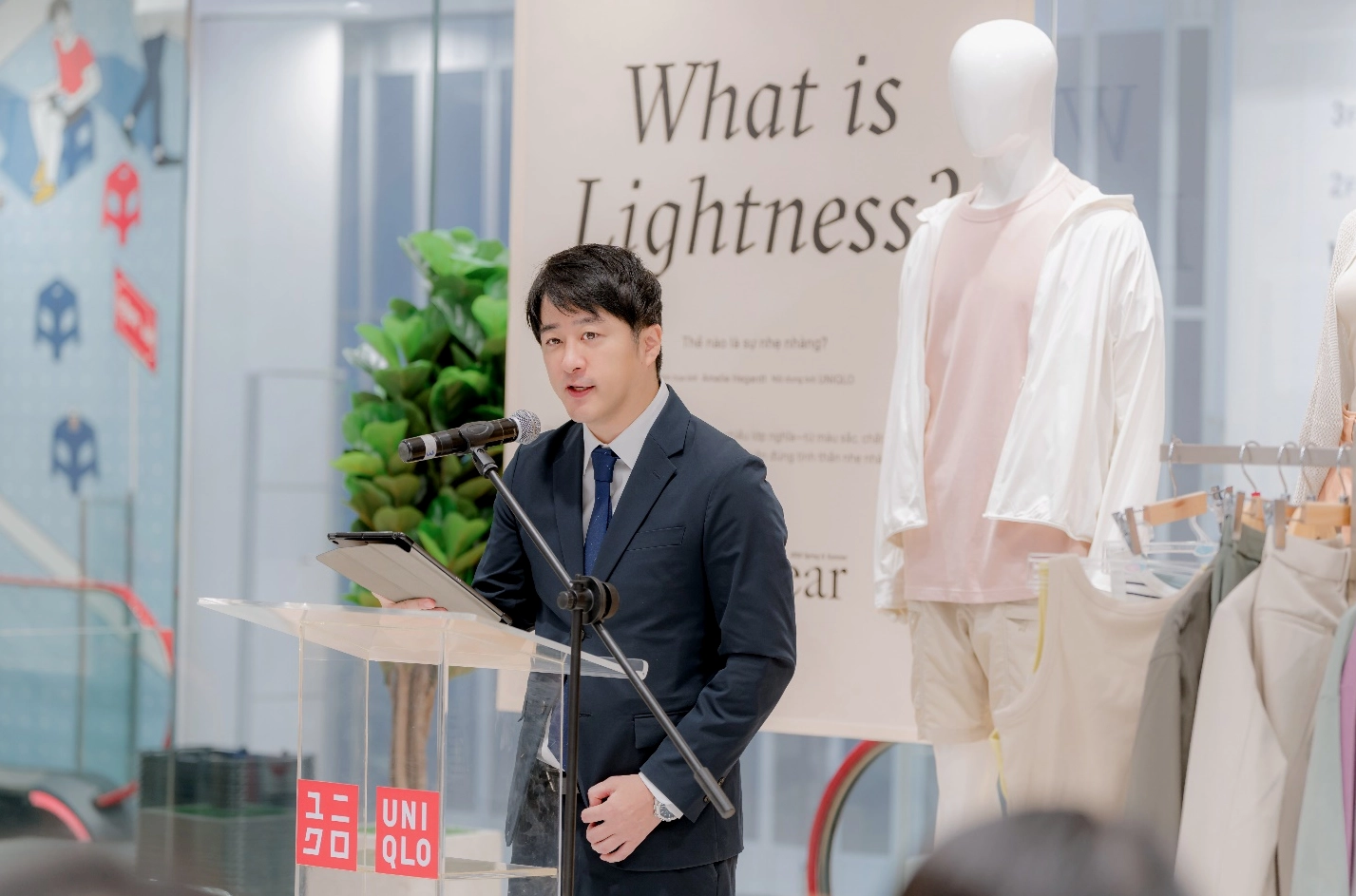 Uniqlo Của Nước Nào? Hé Lộ Bí Mật Thương Hiệu Thời Trang Toàn Cầu Công nghệ Heattech của Uniqlo