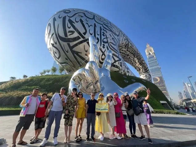 Hoạt động lái xe trên sa mạc ở Dubai