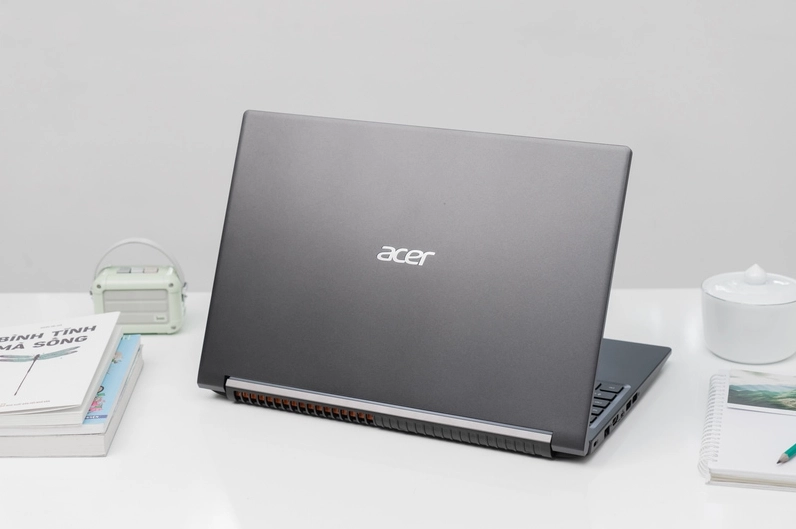 Laptop Acer với thiết kế hiện đại