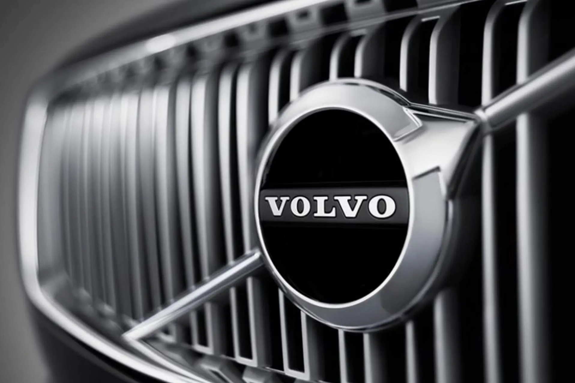Volvo của nước nào sản xuất? Lịch sử và hành trình phát triển Logo Volvo và cờ Thụy Điển