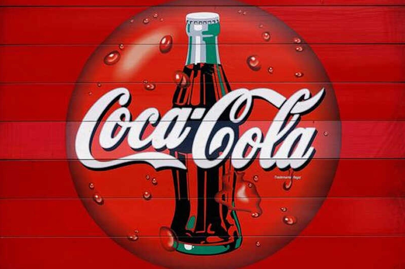 Coca-Cola của nước nào? Lịch sử và hành trình chinh phục thế giới Lon Coca-Cola kinh điển