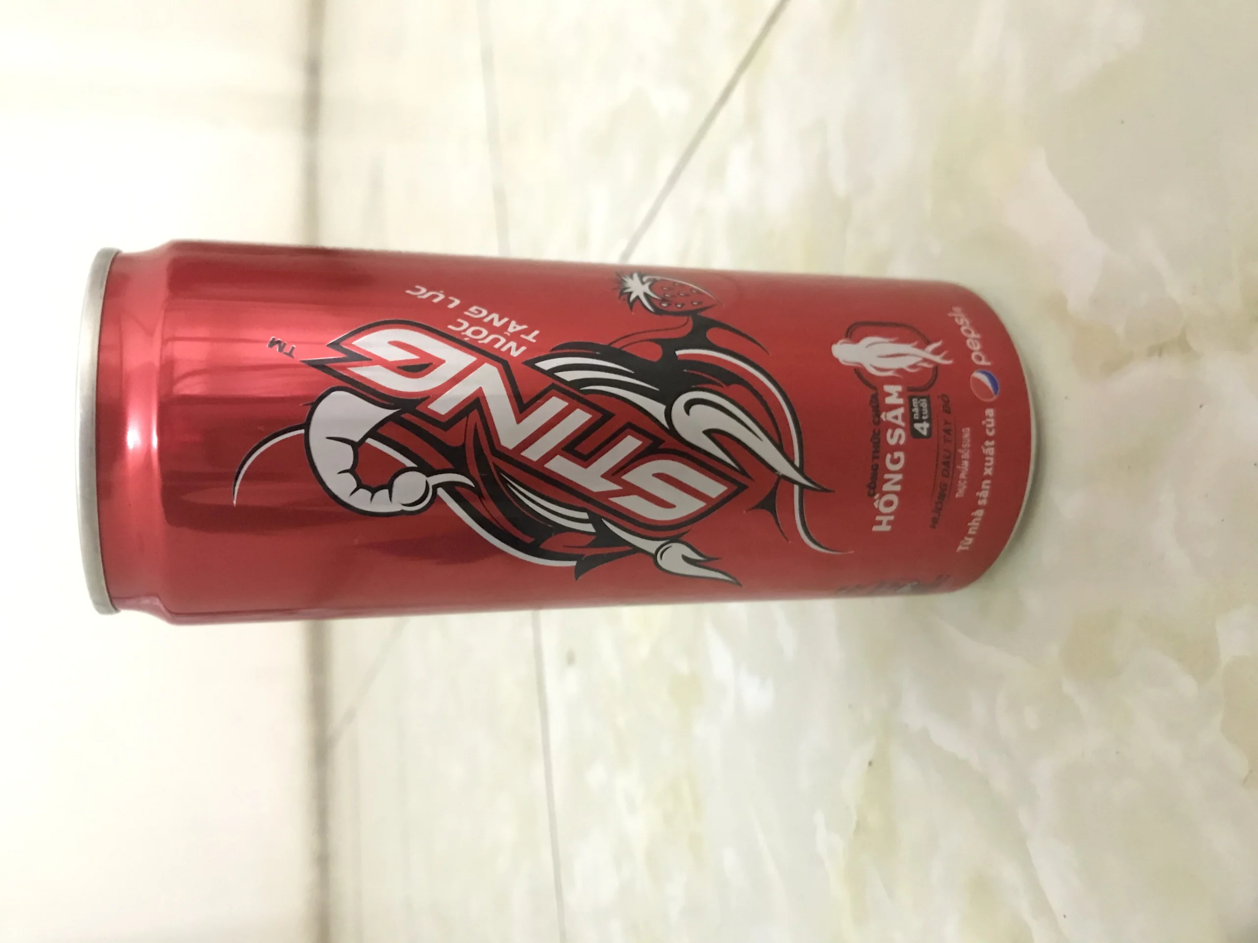 Sting của nước nào? Hé lộ nguồn gốc và sự thật bất ngờ Lon nước tăng lực Sting Dâu