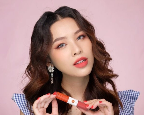 Lemonade của nước nào? Nguồn gốc và hành trình chinh phục thế giới Ly lemonade hồng với trái cây tươi