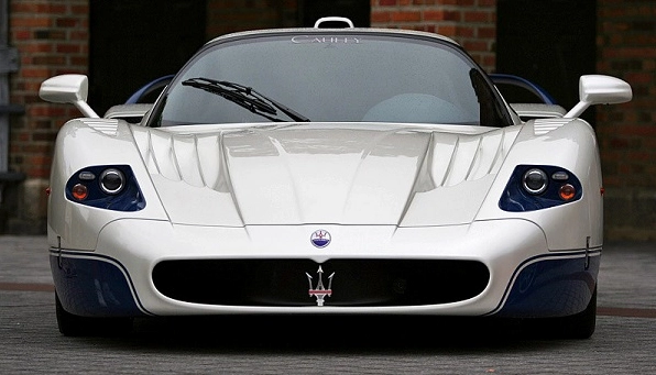 Maserati của nước nào? Lịch sử và vị thế thương hiệu Ý Maserati MC12 - Biểu tượng tốc độ và sang trọng