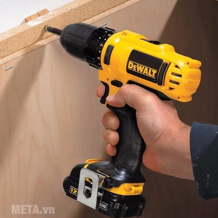 Máy khoan Dewalt mạnh mẽ và bền bỉ