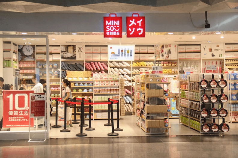 miniso-cua-nuoc-nao-he-lo-su-that-bat-ngo-ve-thuong-hieu-quo_649