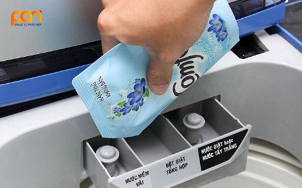 Cho Nước Giặt Vào Ngăn Nào? Hướng Dẫn Chi Tiết 2026 Ngăn chứa nước giặt trên máy giặt cửa ngang