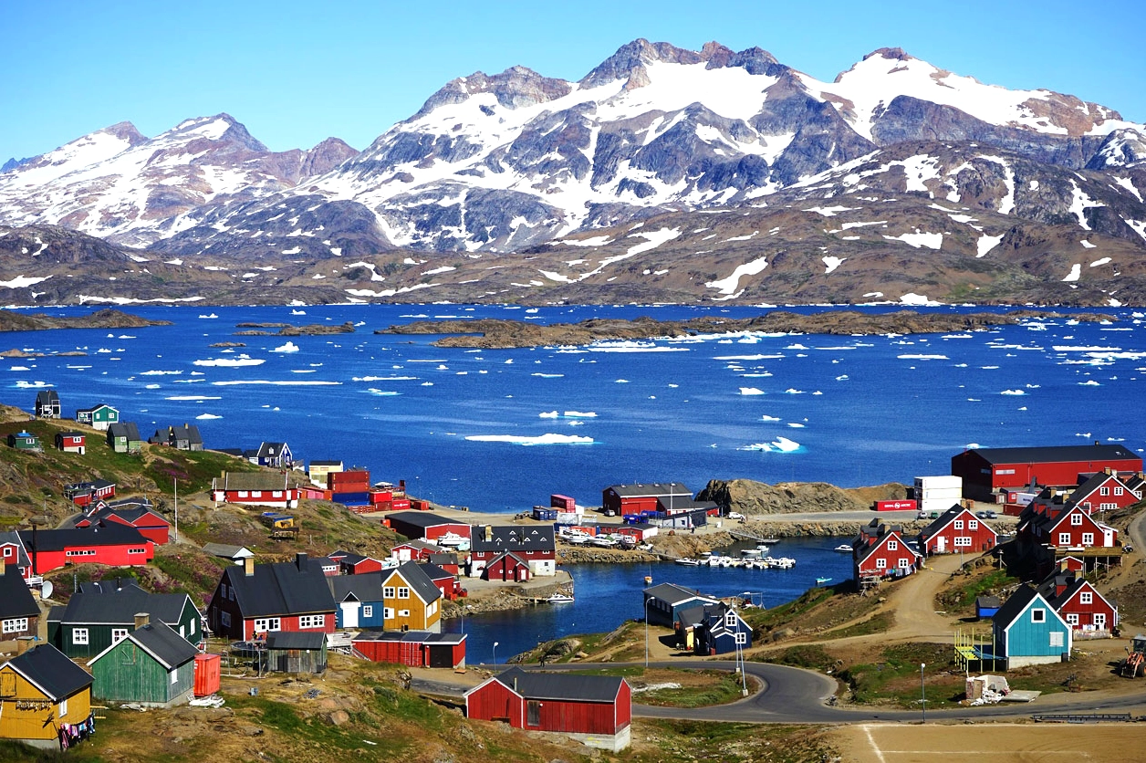 Greenland Là Nước Nào? Khám Phá Vùng Đất Băng Giá Bí Ẩn Người dân bản địa Inuit trên đảo Greenland